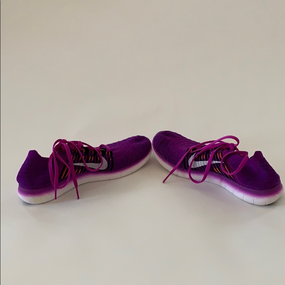 Nike - Picture 4 of 4